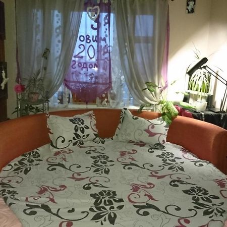 קייב Apartment On Raisy Okipnoi 5 מראה חיצוני תמונה