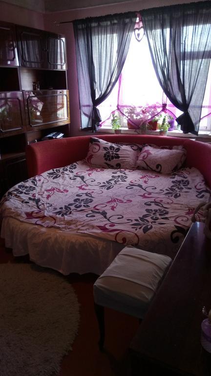 קייב Apartment On Raisy Okipnoi 5 מראה חיצוני תמונה