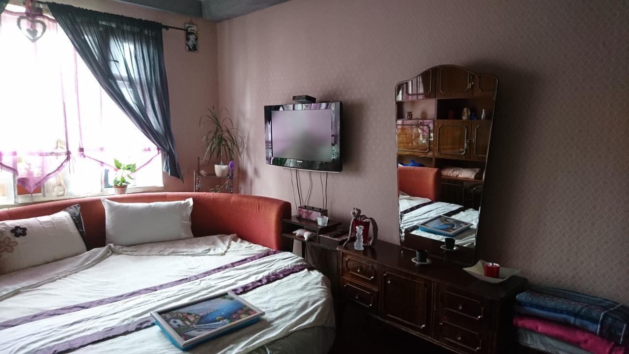 קייב Apartment On Raisy Okipnoi 5 מראה חיצוני תמונה