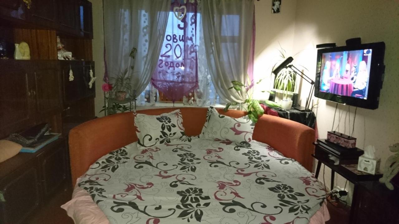קייב Apartment On Raisy Okipnoi 5 מראה חיצוני תמונה