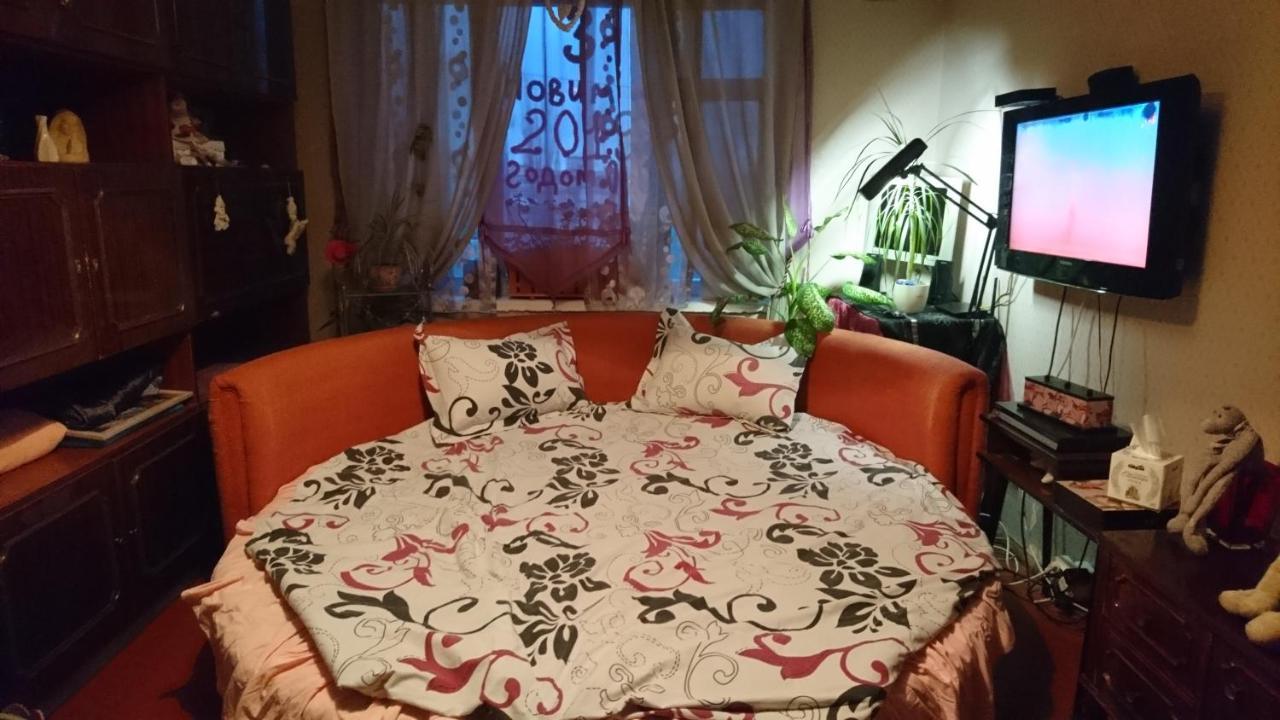 קייב Apartment On Raisy Okipnoi 5 מראה חיצוני תמונה